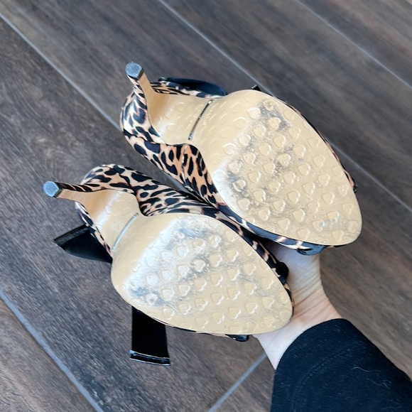 Animal print Betsy Johnson heels with cute side ribbon bow enclosure! Worn once! - Picture 5 of 5